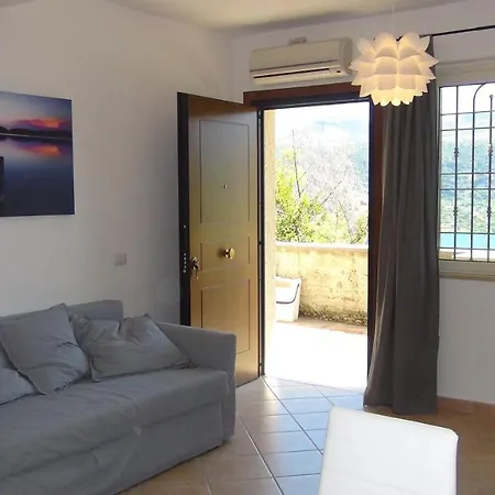 Vista Lago Apartment *